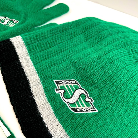 Saskatchewan Roughriders AUTHENTIC youth gear - Picture 4 of 6